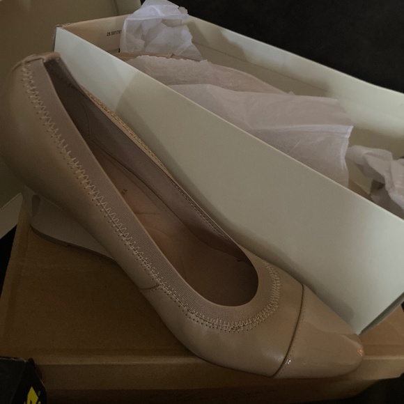 NWT - Picture 1 of 3